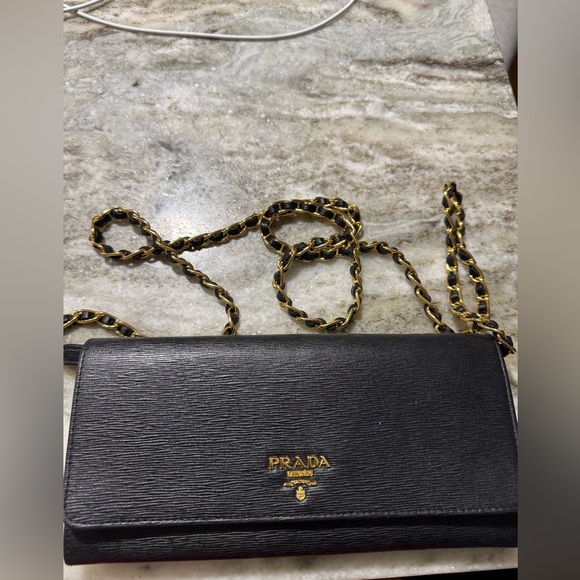 Prada wallet on chain - Picture 1 of 5